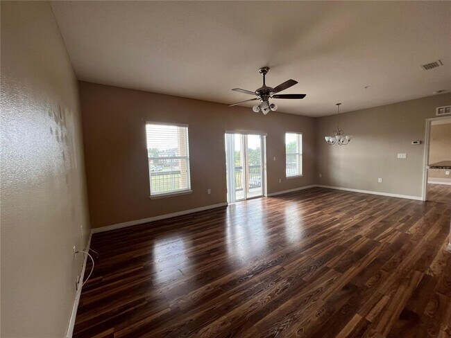 Building Photo - 2137 Betsy Ross Ln