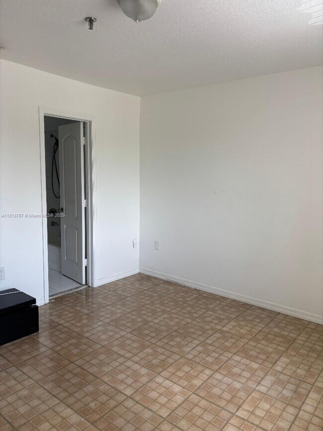 Building Photo - 8340 NW 103rd St