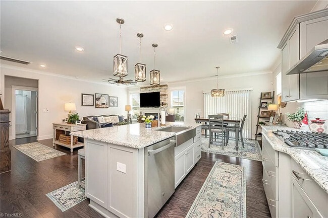 Building Photo - Earn Wealth While Leasing - Like a Homeown...
