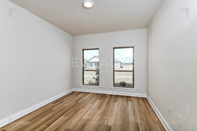 Building Photo - Brand-New 5BR Fairhope Home on Corner Lot with Garage