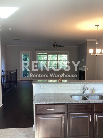 Building Photo - 2422 Tenor Ln