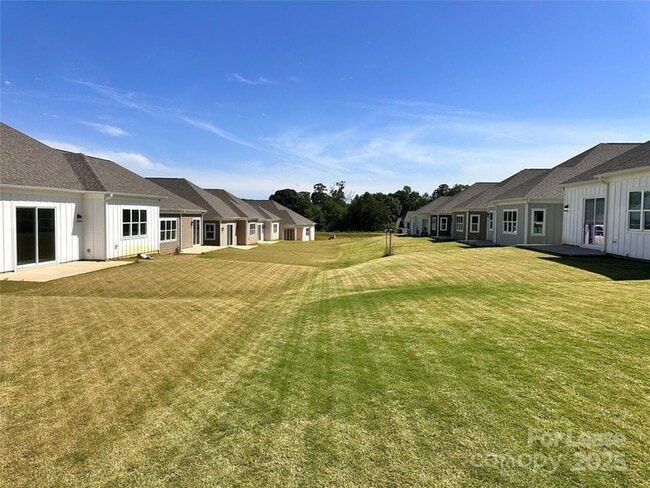 Building Photo - 4715 Anise Cir