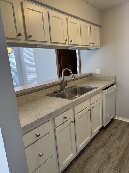 Building Photo - 1504 Stoney Run Trl