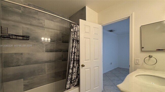Building Photo - 1186 NW 123rd Ct