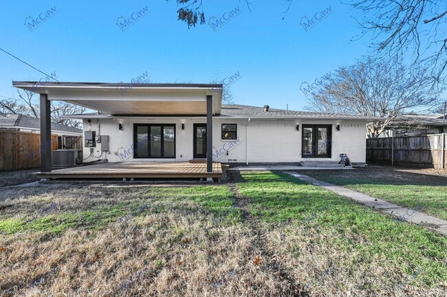 Building Photo - 7412 Fenton Dr