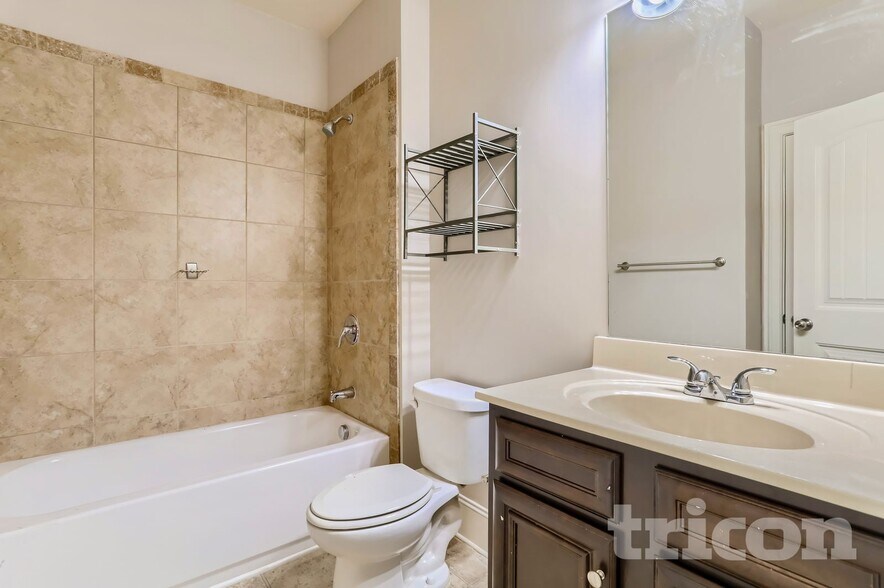 Building Photo - 37 Canyon View Dr