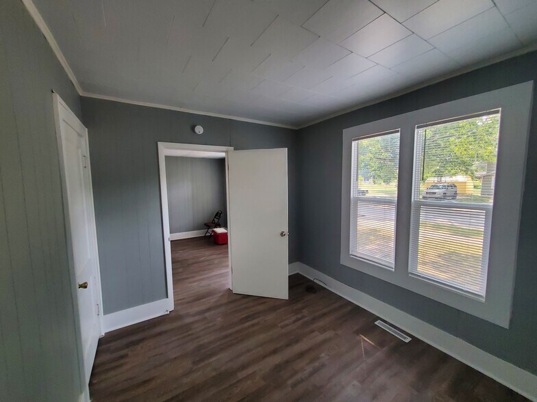 Building Photo - 2642 Riordan St