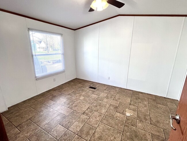 Building Photo - 102 S 17th St