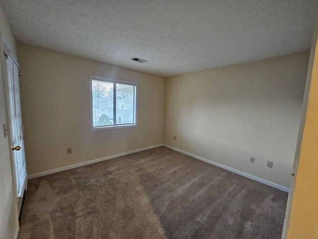 Building Photo - Cypress Bay Golf &amp; Racquet - W7