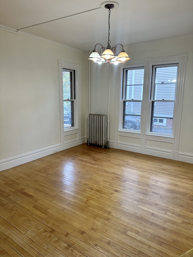 Building Photo - 42 Garfield St