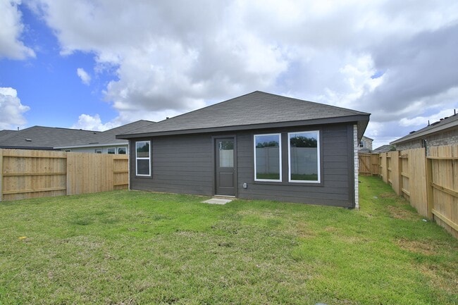 Building Photo - 6819 Flowering Ginger Ln