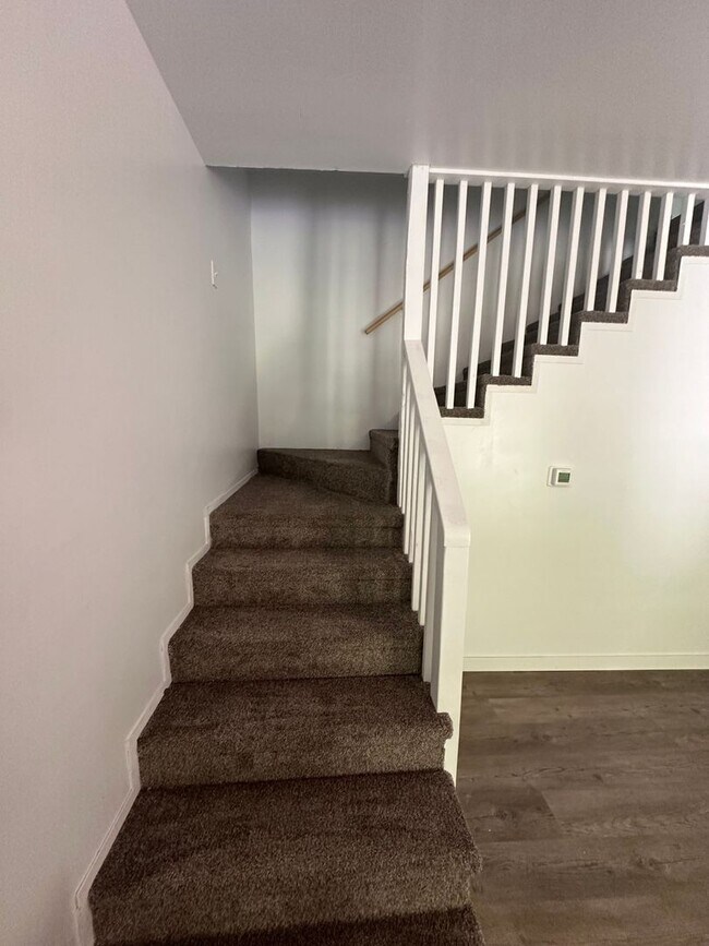 Building Photo - Spacious Townhome Available Soon