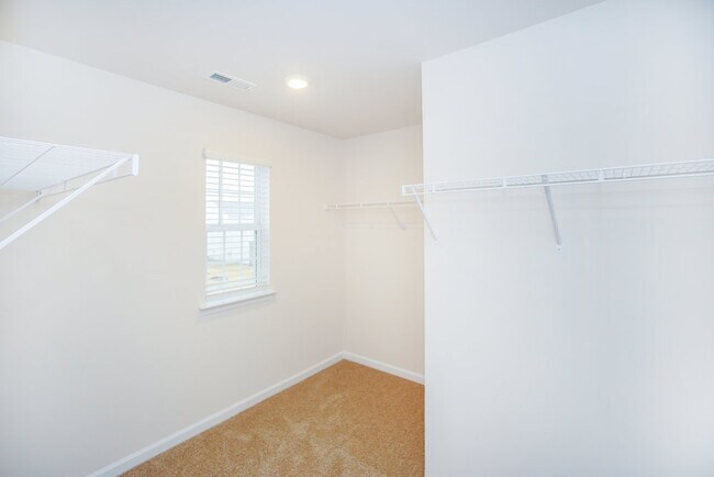 Building Photo - 538 King Clover Ln