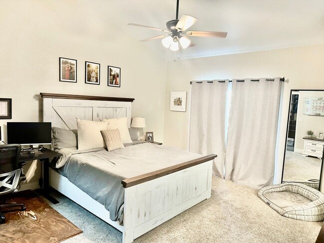 Building Photo - Updated North Fresno 3/2