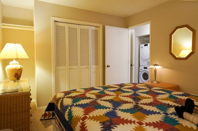 Building Photo - Coeur d'Alene North Condo - Furnished 2 be...
