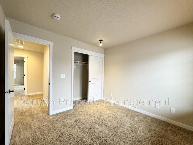 Building Photo - 322 SW Marsuda Terrace