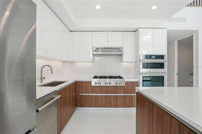 Building Photo - 400 Central Ave