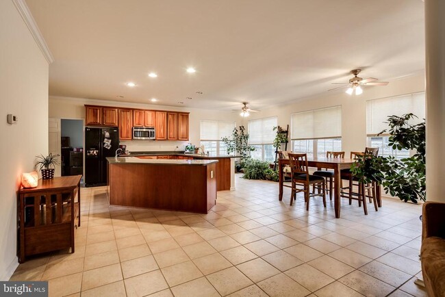 Building Photo - 9874 Foxhill Ct
