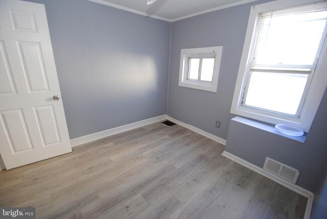 Building Photo - 414 Lawrence St