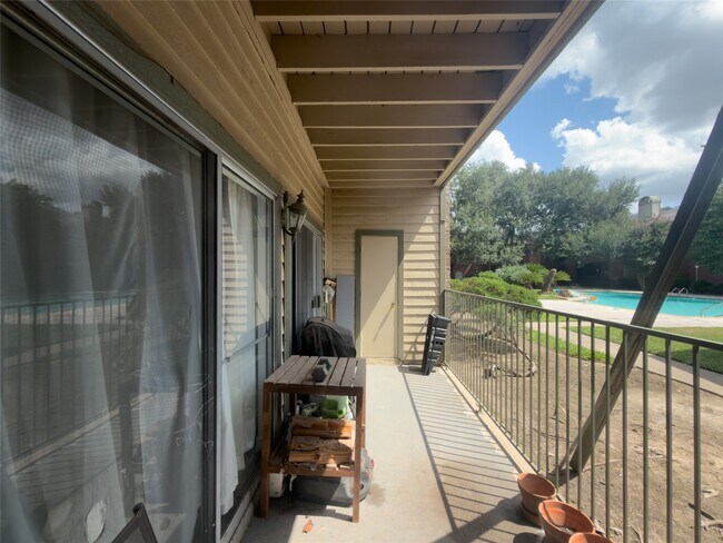 Building Photo - 6500 Harbor Town Dr