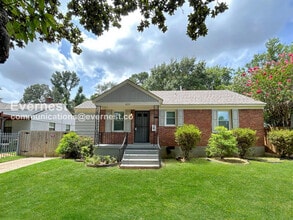 Building Photo - 835 Margo Ln