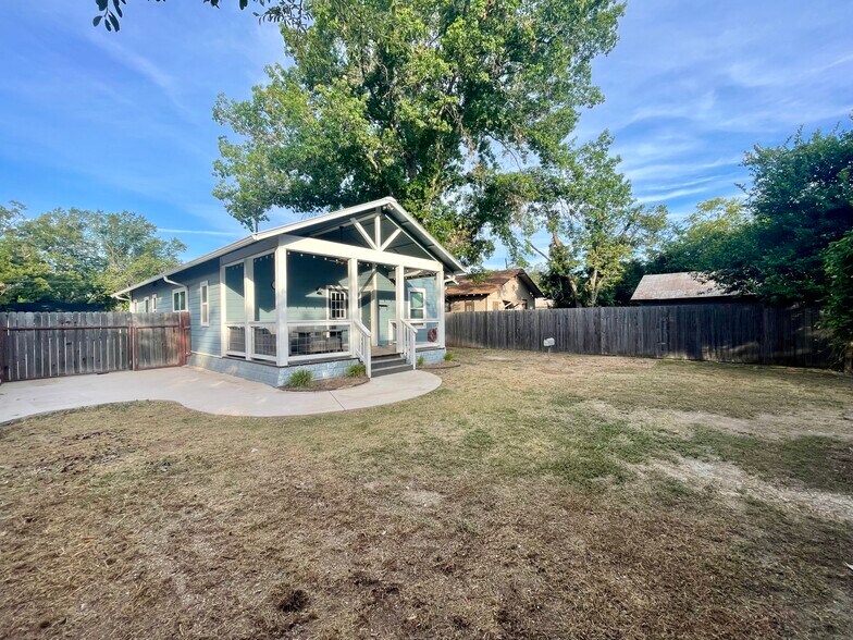 Back yard - 417 S Washington Ave