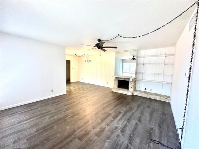 Building Photo - 5808 Nassau Dr
