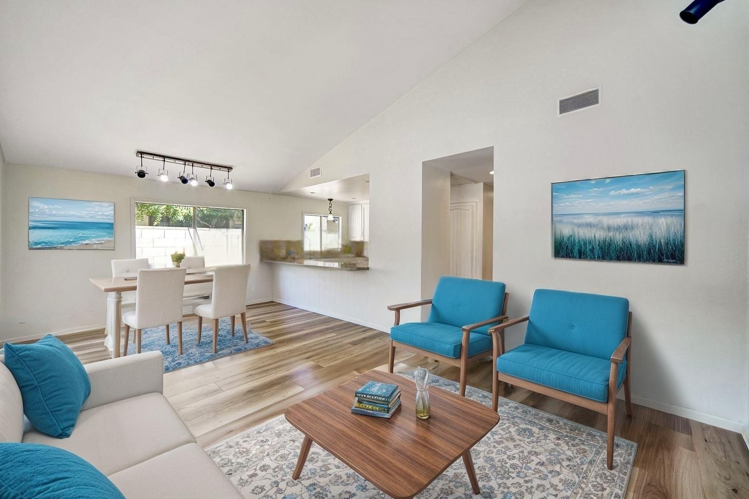 Building Photo - 7134 1/2 Yarmouth Ave