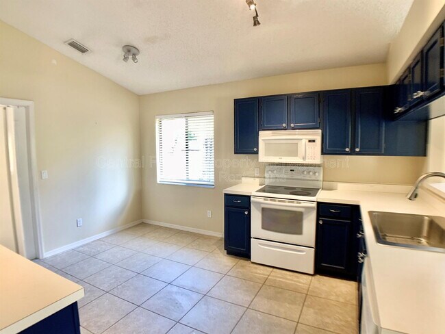 Building Photo - 295 Morning Glory Dr