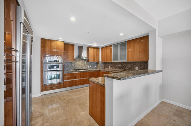 Building Photo - 45 Hendricks Isle