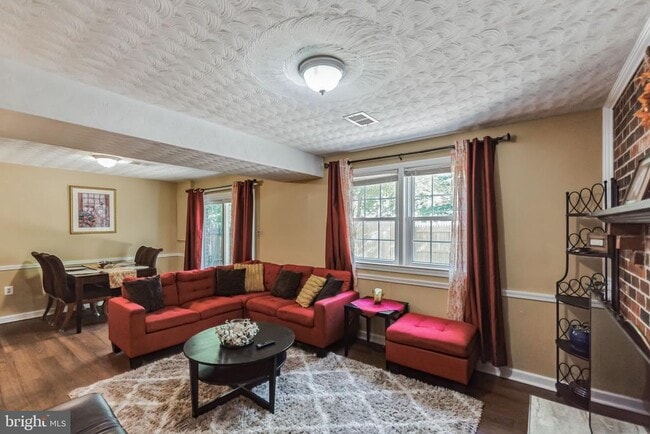 Building Photo - 4600 Linmar Ct