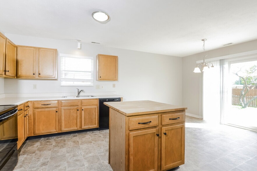 Building Photo - 457 Sable Chase