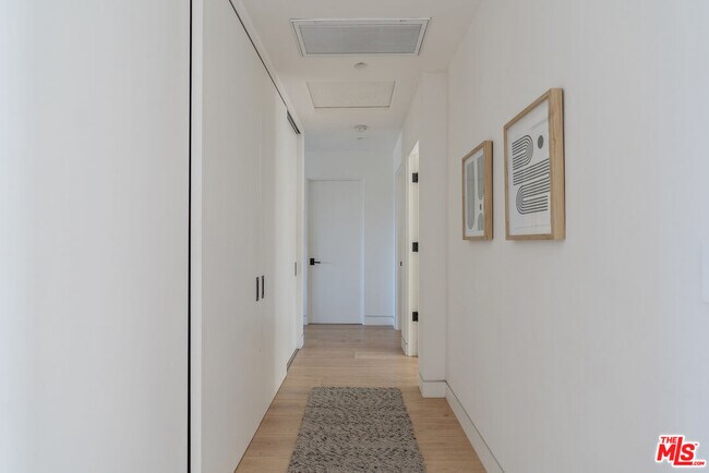 Building Photo - 5265 Dahlia Dr