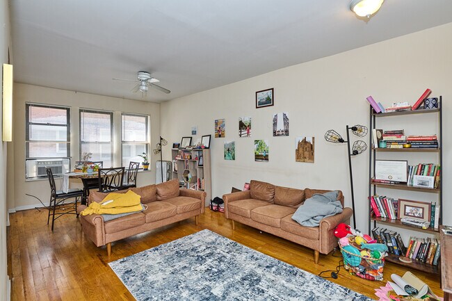 Building Photo - 5459 S Everett Ave