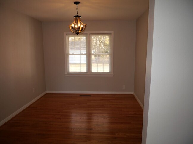 Building Photo - 8 Terrace Dr