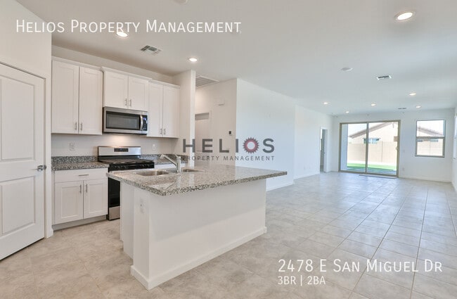 Building Photo - 2478 E San Miguel Dr