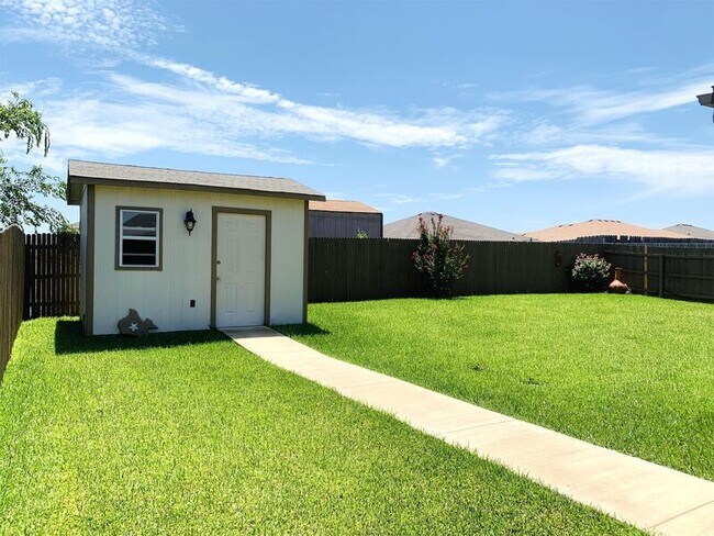 Building Photo - 5202 Williamette Ln