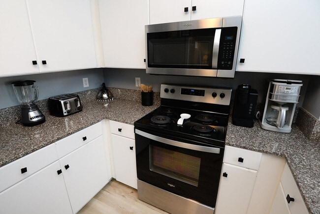 Building Photo - 104 Gulfside Ct