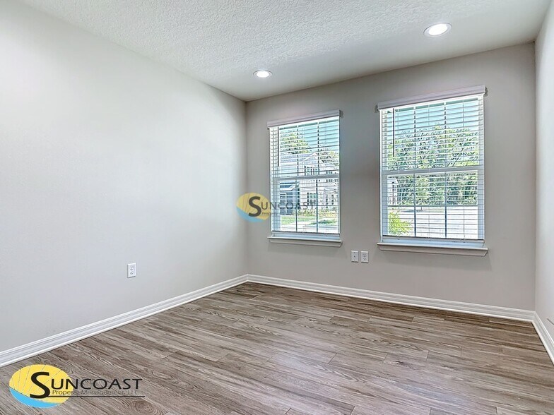 Building Photo - 3821 SW 43rd Ct