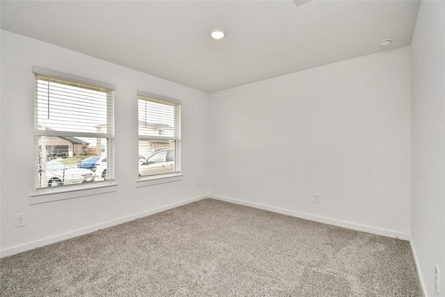 Building Photo - 30330 Reagans Rnch Dr