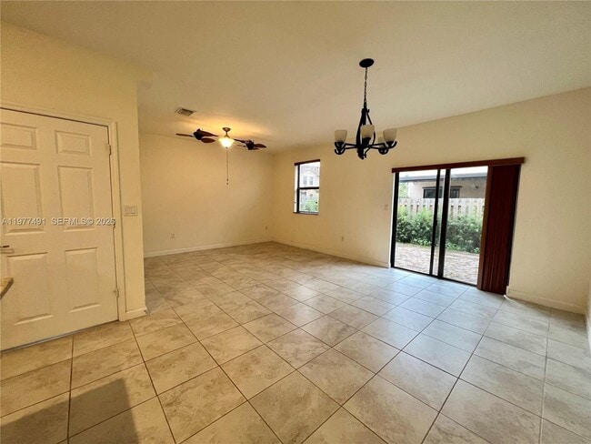 Building Photo - 15000 SW 119th Ln