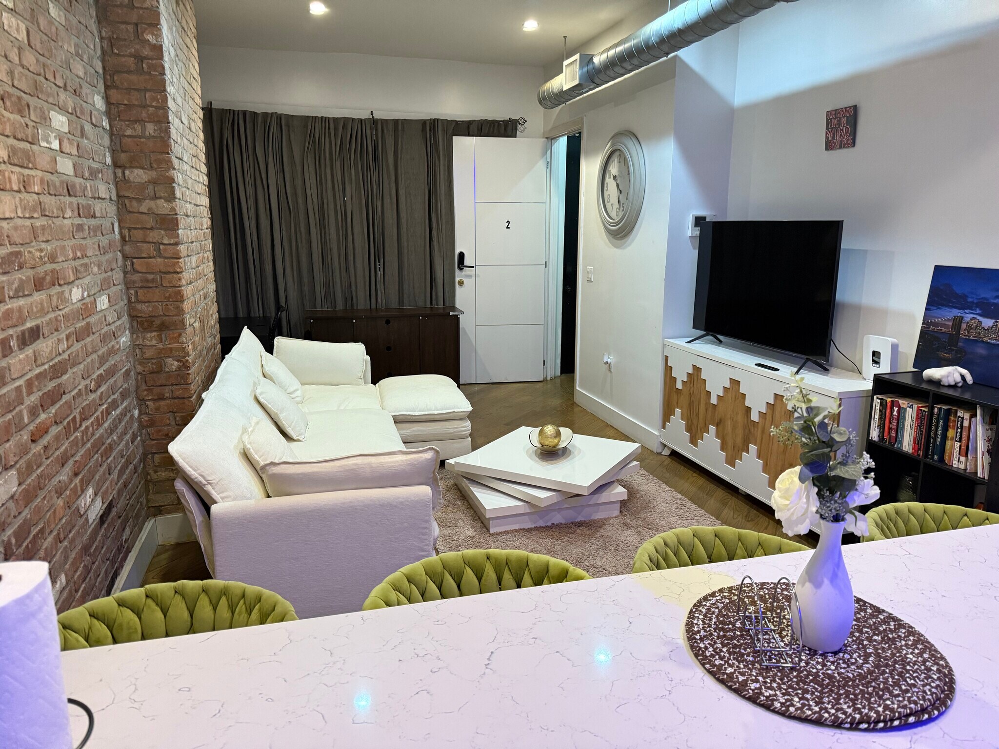 Building Photo - 1893 Pacific St