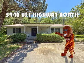 Building Photo - North Airport Manufactured Home on quiet street.