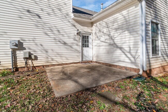 Building Photo - Charming 3 bed 2.5 bath Home in Huntersville!