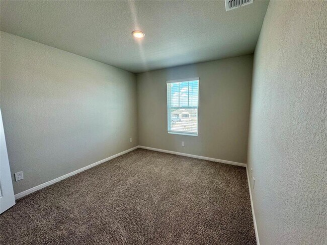 Building Photo - 761 Staglin St