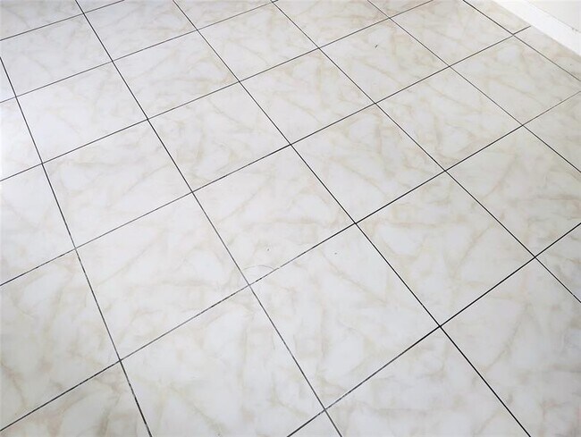 Building Photo - 5590 NW 61st St