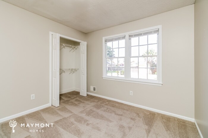 Building Photo - 2104 Hillbeck Dr