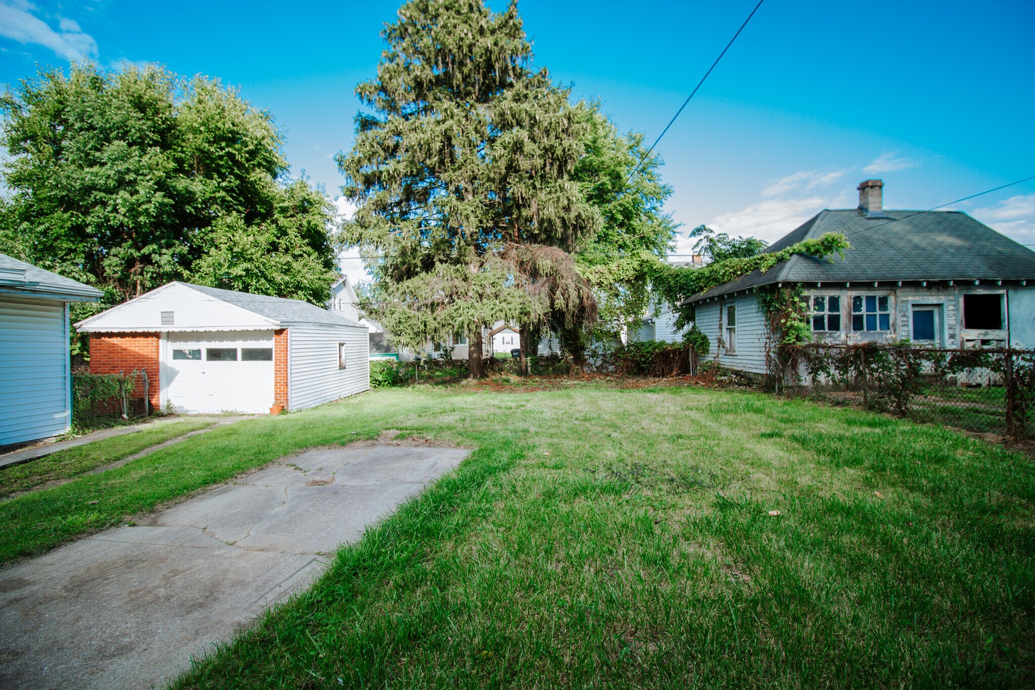 Building Photo - 3518 Almeda Dr