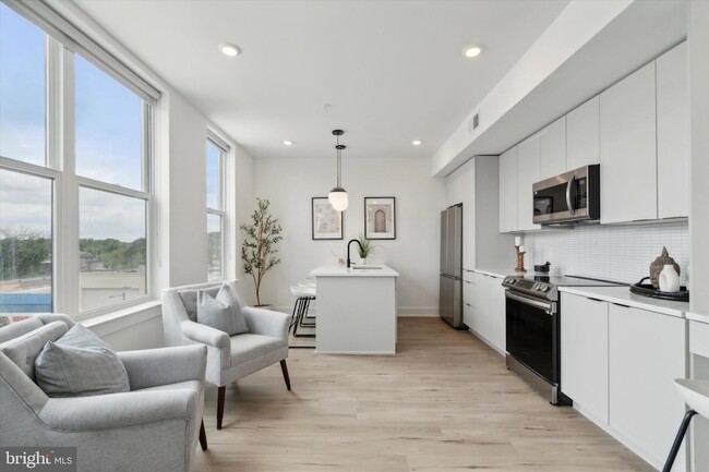 Building Photo - 139 W Chelten Ave