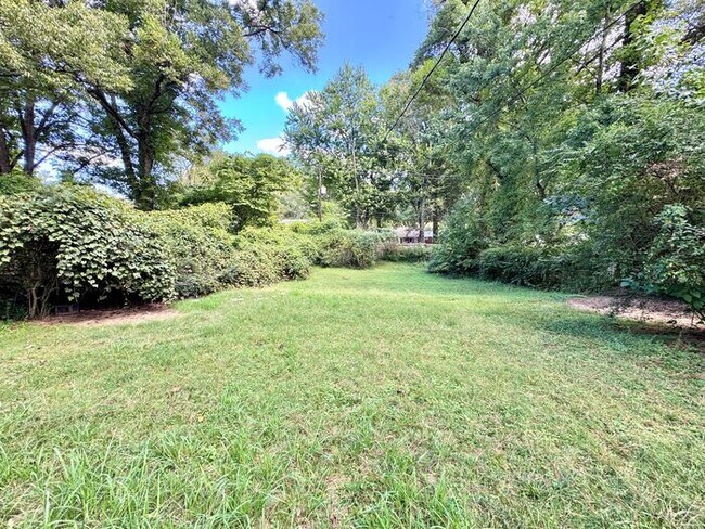 Building Photo - 3148 St Charles Dr